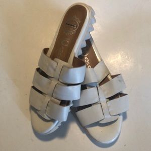Jeffrey Campbell white leather sandals sz 6
